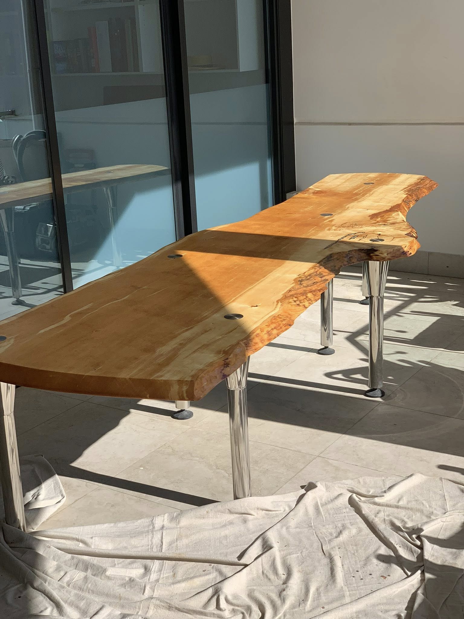 Huon Pine Live Edge Table – There’s nothing quite like Huon Pine, its natural grain, rich tones, and durability make it one of Australia’s most prized timbers. This stunning transformation brought out the true beauty of the live edge slab. The table was carefully restored, polished, and finished to highlight its organic curves and golden hues.